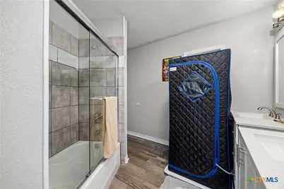 425 Dreamland Drive, Canyon Lake, TX 78133 - Photo 10