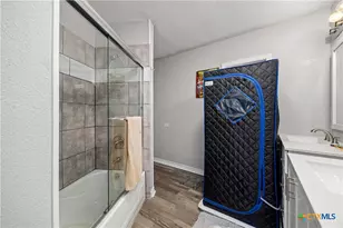 425 Dreamland Dr, Canyon Lake, TX 78133 - Photo 10