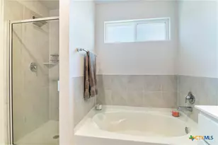 9606 Tupelo Holw, San Antonio, TX 78254 - Photo 20