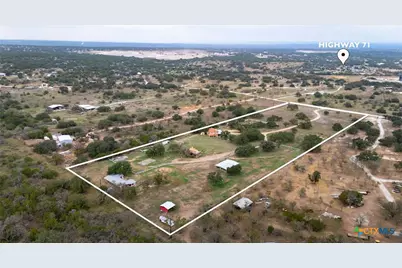 601 Deerpath Way, Spicewood, TX 78669 - Photo 4