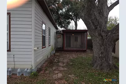 200 W Moerbe Street, Thorndale, TX 76577 - Photo 18