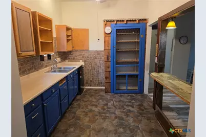 200 W Moerbe Street, Thorndale, TX 76577 - Photo 6