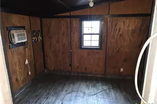 200 W Moerbe St, Thorndale, TX 76577 - Photo 16