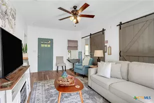 569 Wright Ave, New Braunfels, TX 78130 - Photo 12