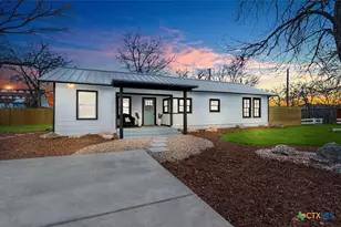 569 Wright Ave, New Braunfels, TX 78130 - Photo 2