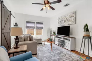 569 Wright Ave, New Braunfels, TX 78130 - Photo 8