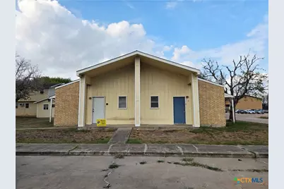 657 W 4th Street, Yorktown, TX 78164 - Photo 8