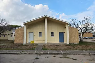 657 W 4th St, Yorktown, TX 78164 - Photo 8