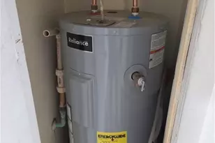 657 W 4th St, Yorktown, TX 78164 - Photo 28