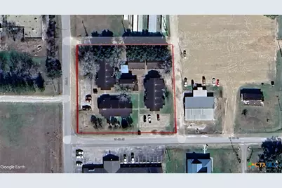 657 W 4th Street, Yorktown, TX 78164 - Photo 2