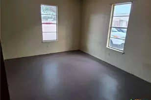 657 W 4th St, Yorktown, TX 78164 - Photo 24