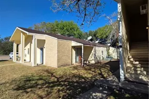 657 W 4th St, Yorktown, TX 78164 - Photo 6