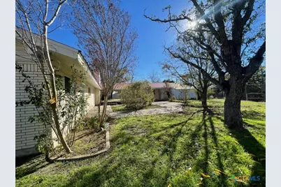 104 Skipcha Trail, Lampasas, TX 76550 - Photo 6