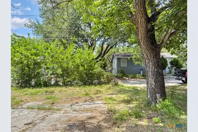 729 Schuessler Street, Seguin, TX 78155 - Photo 4