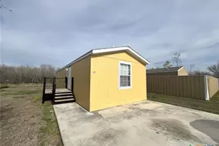 1911 Wald Rd, New Braunfels, TX 78132 - Photo 1