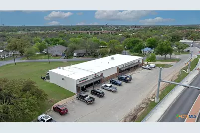 901 N Austin Avenue, Georgetown, TX 78626 - Photo 2