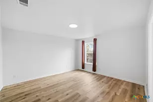 104 S Mockingbird Cir, Cedar Creek, TX 78612 - Photo 12