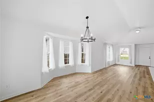 104 S Mockingbird Cir, Cedar Creek, TX 78612 - Photo 6