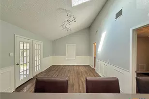 316 Buckingham St, Victoria, TX 77904 - Photo 12