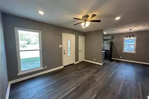 3105 Gayle St, Victoria, TX 77901 - Photo 2