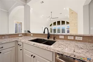 917 Coolabah Ave, New Braunfels, TX 78132 - Photo 8