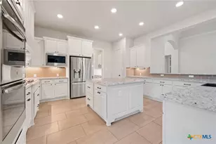 917 Coolabah Ave, New Braunfels, TX 78132 - Photo 6