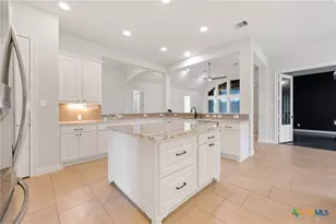 917 Coolabah Ave, New Braunfels, TX 78132 - Photo 8