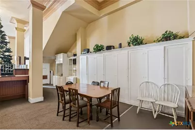 207 W Grand Avenue, Yoakum, TX 77995 - Photo 16