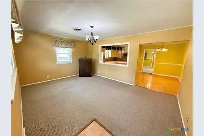 880 W Merriweather Street, New Braunfels, TX 78130 - Photo 6