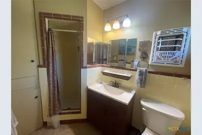 880 W Merriweather Street, New Braunfels, TX 78130 - Photo 14