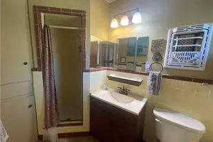 880 W Merriweather St, New Braunfels, TX 78130 - Photo 14