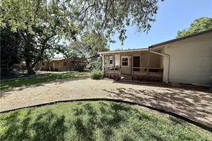 880 W Merriweather St, New Braunfels, TX 78130 - Photo 30