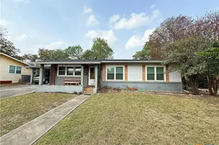 880 W Merriweather St, New Braunfels, TX 78130 - Photo 1