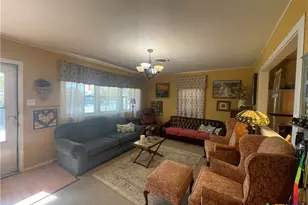 880 W Merriweather St, New Braunfels, TX 78130 - Photo 4