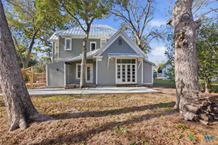 211 Lavaca St, Yoakum, TX 77995 - Photo 42