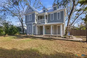 211 Lavaca St, Yoakum, TX 77995 - Photo 44