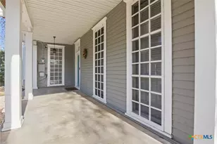 211 Lavaca St, Yoakum, TX 77995 - Photo 8