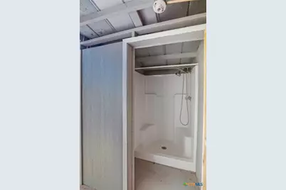 211 Lavaca Street, Yoakum, TX 77995 - Photo 36