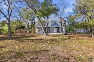 211 Lavaca St, Yoakum, TX 77995 - Photo 34