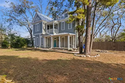 211 Lavaca Street, Yoakum, TX 77995 - Photo 48