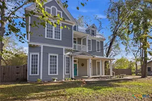 211 Lavaca St, Yoakum, TX 77995 - Photo 4