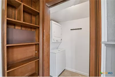 211 Lavaca Street, Yoakum, TX 77995 - Photo 22