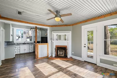 211 Lavaca Street, Yoakum, TX 77995 - Photo 26
