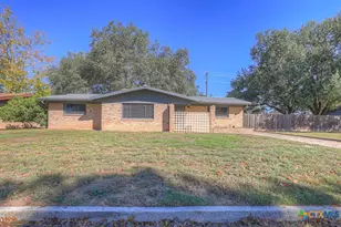 145 Bobolink Dr, New Braunfels, TX 78130 - Photo 1