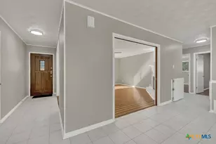 145 Bobolink Dr, New Braunfels, TX 78130 - Photo 2