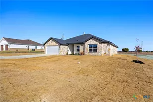 100 Hillside Ln, Lampasas, TX 76550 - Photo 2