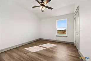 100 Hillside Ln, Lampasas, TX 76550 - Photo 8