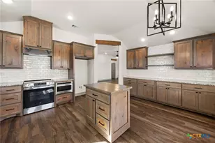 100 Hillside Ln, Lampasas, TX 76550 - Photo 18