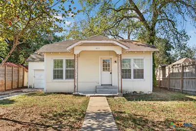 617 N College Street, Gonzales, TX 78629 - Photo 1