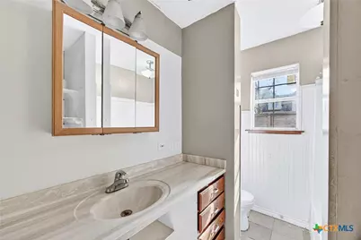 617 N College Street, Gonzales, TX 78629 - Photo 24